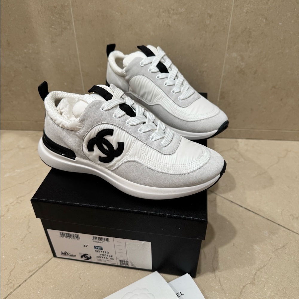 NIB CHANEL Trainer Sneakers 37 AUTH